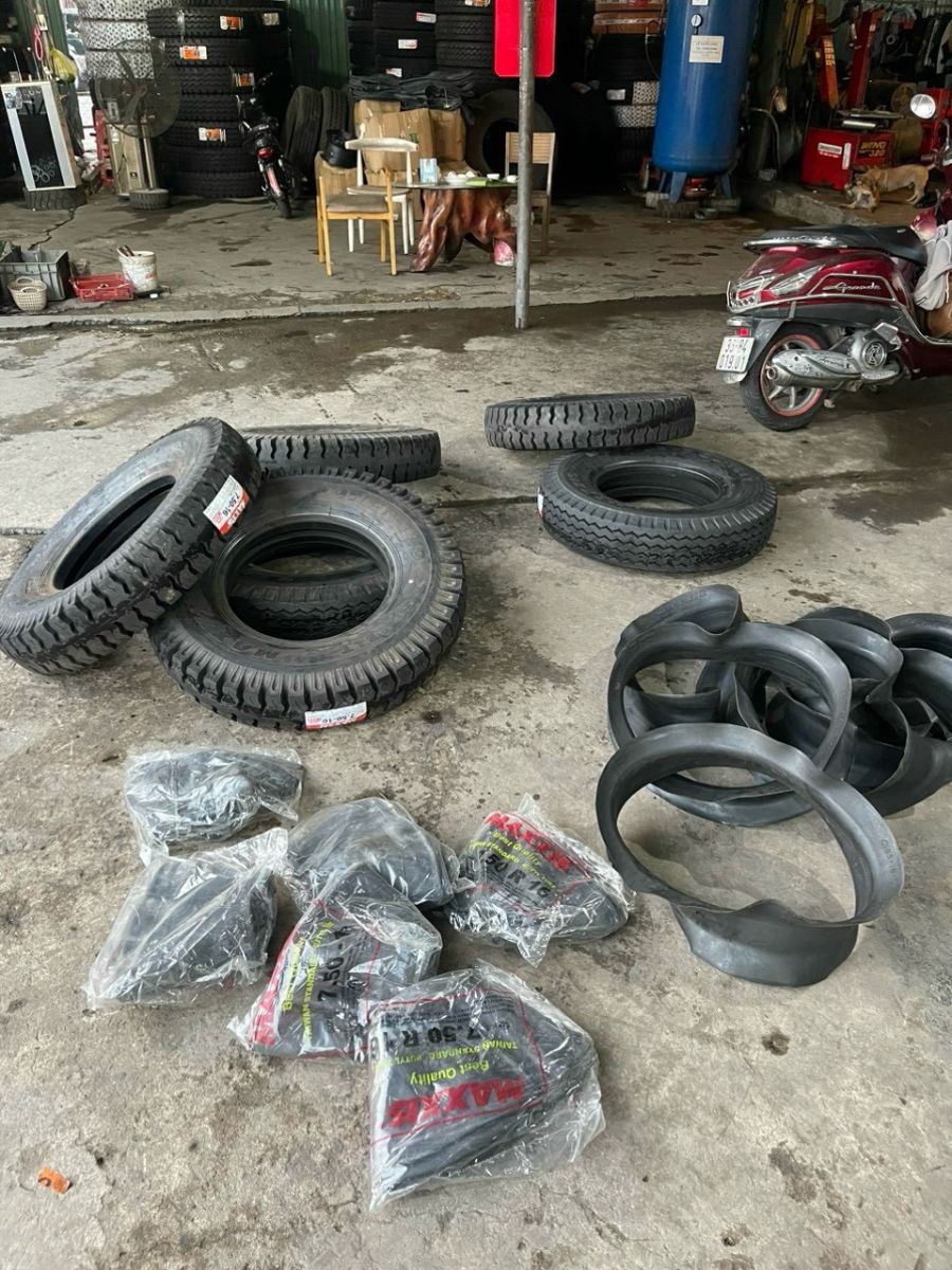 Nên Sử Dụng Lốp Xe Tải Có Săm Hay Lốp Xe Tải Không Săm?